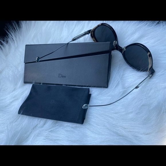 Authentic Christian Dior umbrage Sunglasses 52mm - Picture 8 of 12